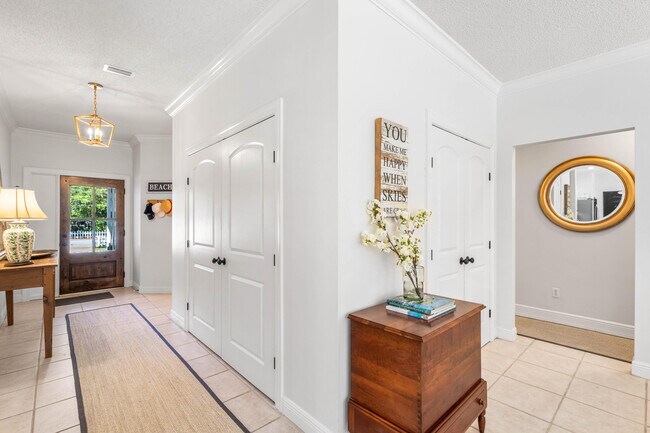 Building Photo - 220 Seabreeze Cir