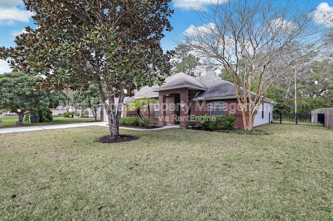 Building Photo - 749 Grand Parke Dr