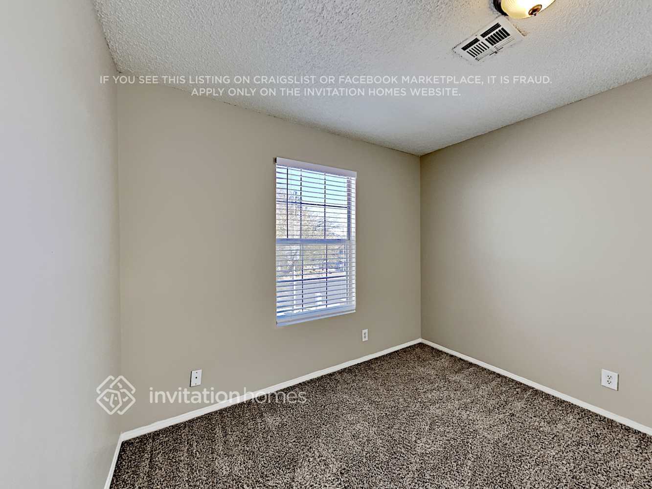 Building Photo - 1740 La Cruz Dr