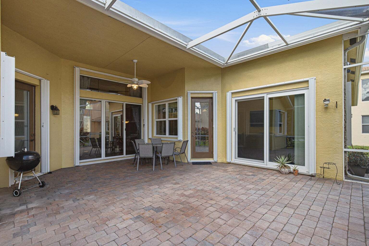 Building Photo - 9655 Campi Dr