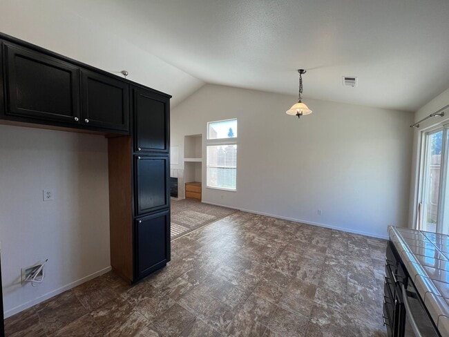 Building Photo - Single story home located in Waterford!
