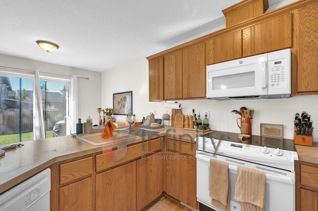 Building Photo - 19346 Sunset Springs Dr