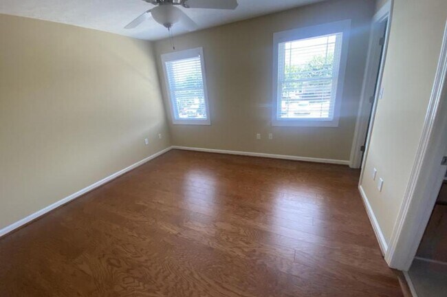Building Photo - 3 Bedroom Townhouse in Cornerstone