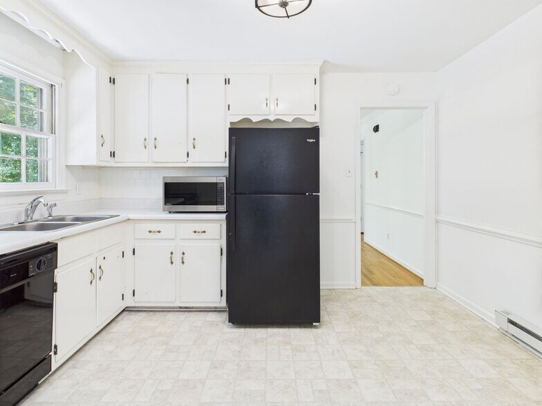 Building Photo - 10202 Seacliff Ln