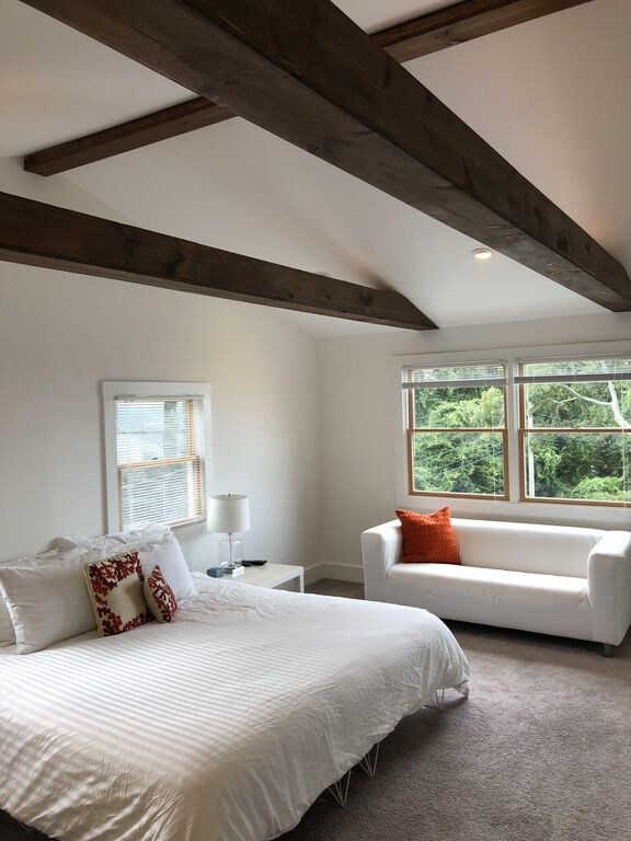 Building Photo - 30 Point Breeze Dr