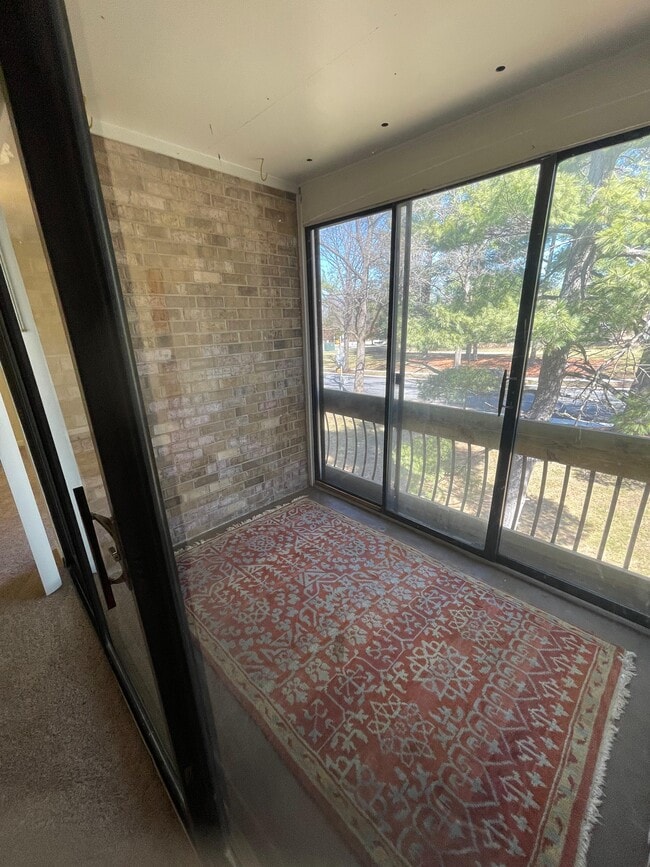 Building Photo - Twin rivers- F2