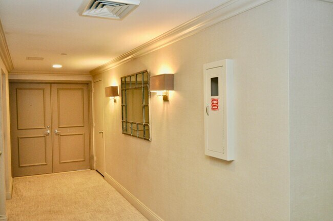 Building Photo - 2660 S Ocean Blvd