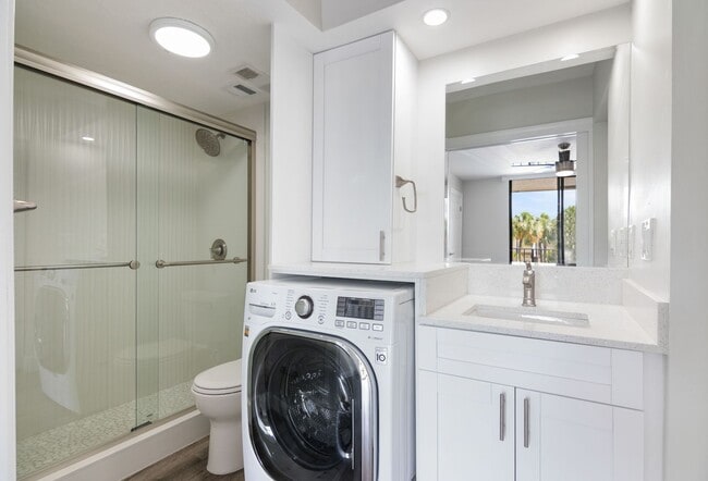 Building Photo - ONE BEDROOM ONE BATHROOM! WATERFRONT COMMUNITY! WITH W/D!!