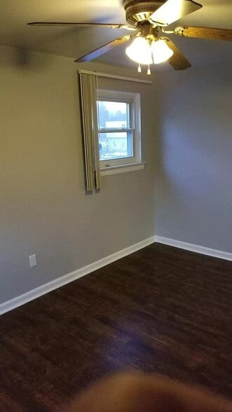 Building Photo - 1628 Sheffield Dr