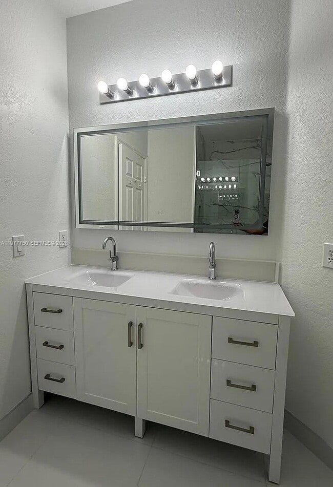 Building Photo - 7655 NW 116th Ave