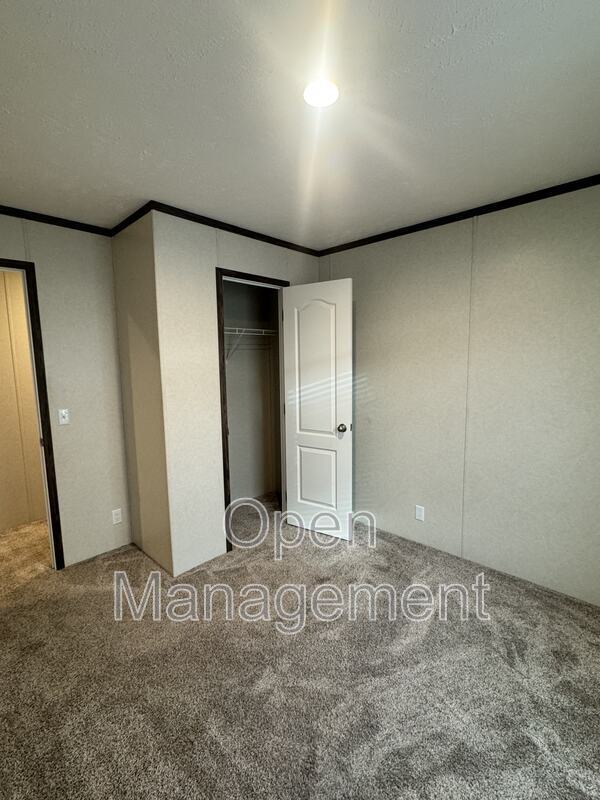 Building Photo - 301 Mantle Ave