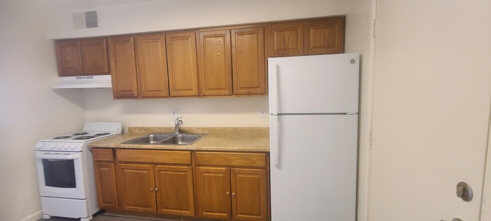 Building Photo - 4651 E Caballero St