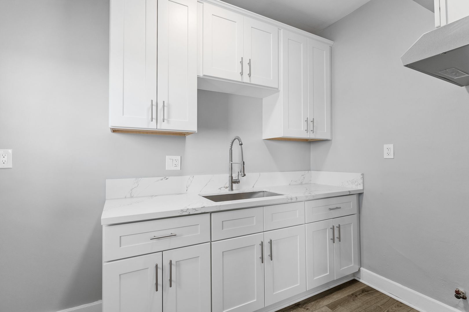 Building Photo - 1424 Chestnut Ave