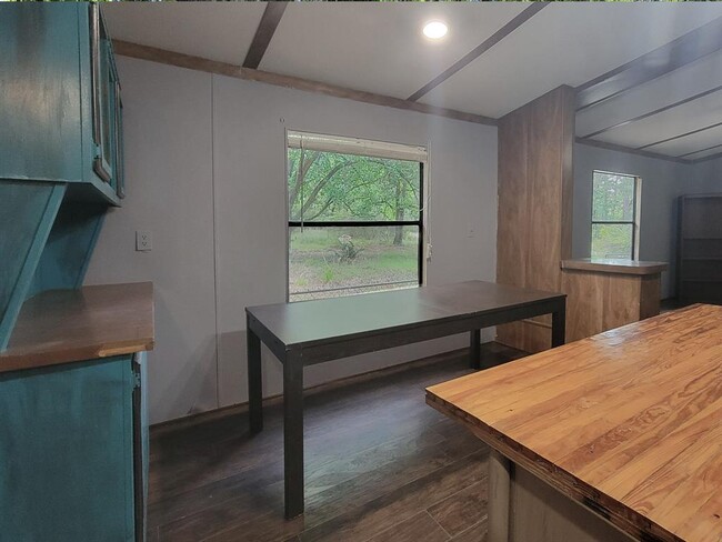 Building Photo - 124 Mockingbird Ln