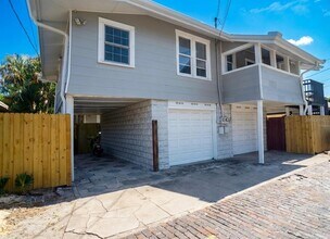 Building Photo - 2715 2nd Ave S