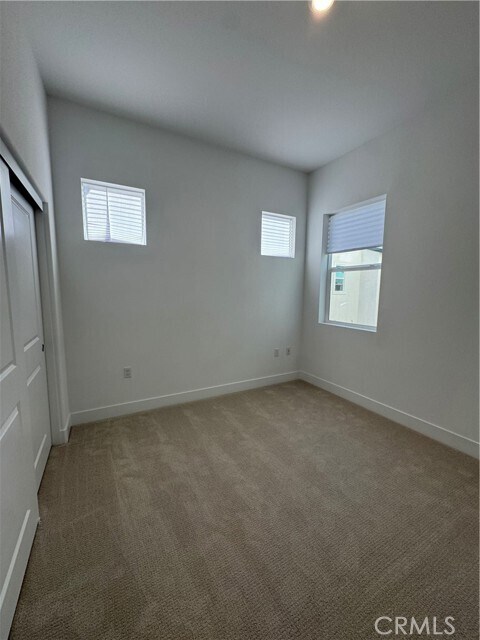 Building Photo - 436 Loon