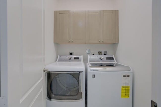 Building Photo - 209 Diamante Way