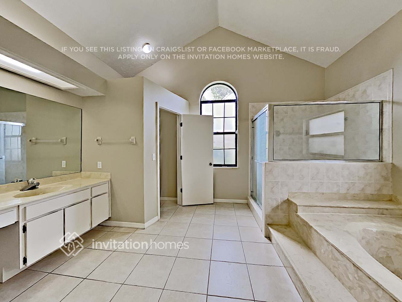 Building Photo - 3811 Northridge Dr