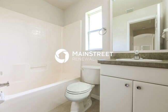 Building Photo - 3 Bedroom Pet-Friendly Home in NORTH PORT, FL with Main Street Renewal