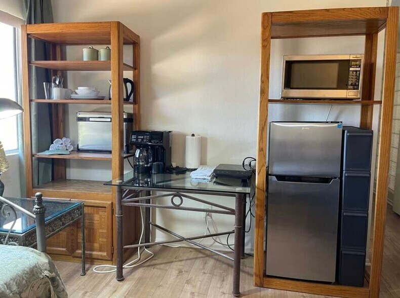 Building Photo - 3814 Corbin Ave