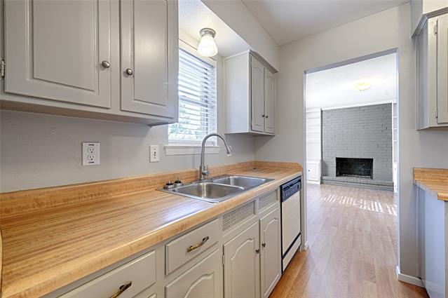 Building Photo - 2304 Meadow Crest