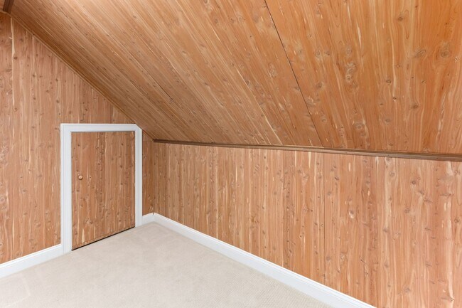 Building Photo - 5 Neff Dr