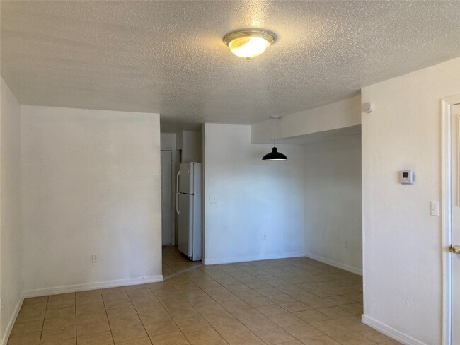 Building Photo - 7201 Hallshire Dr