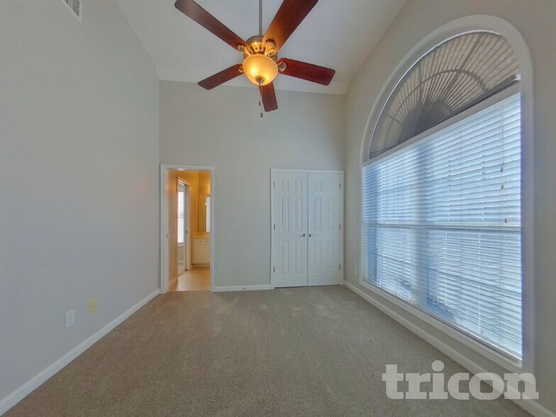 Building Photo - 3050 Lost Cabin Pl