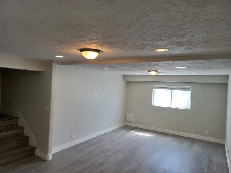Building Photo - 5256 W 3830 S