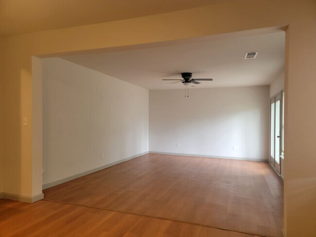 Building Photo - 5256 Eubanks Dr