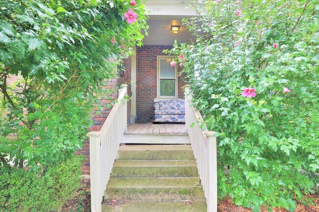 Building Photo - Central Campus - Newly renovated 4 Bedroom 2 Bathroom House