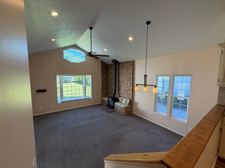Building Photo - 145 S 300 E