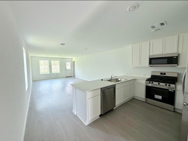 Building Photo - 932 Capracotta Dr
