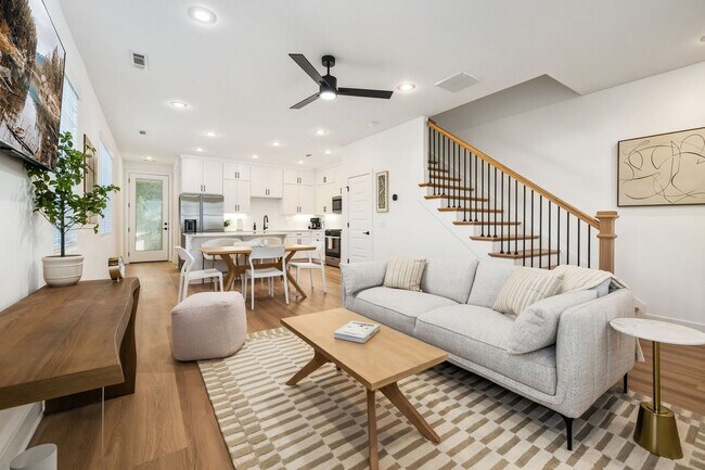 Building Photo - 1324 Van Buren Ave