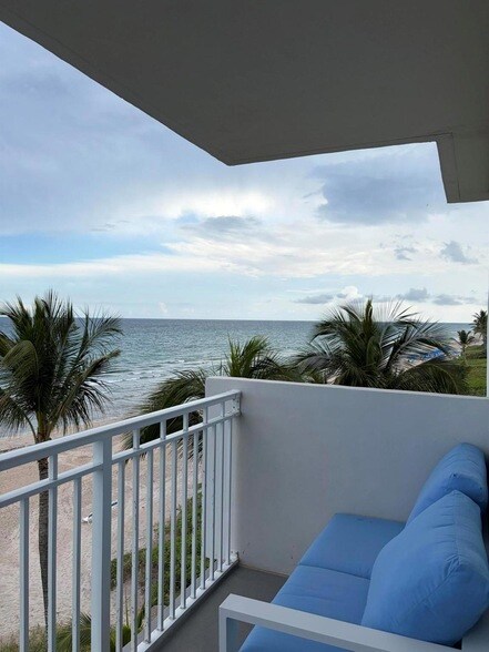 Building Photo - 3221 S Ocean Blvd