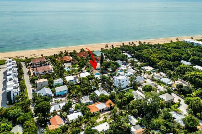 Primary Photo - 205 Coral Rd