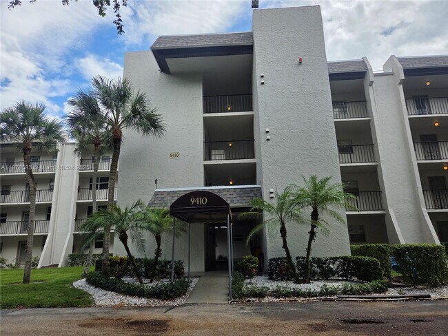 Primary Photo - 9410 Poinciana Pl