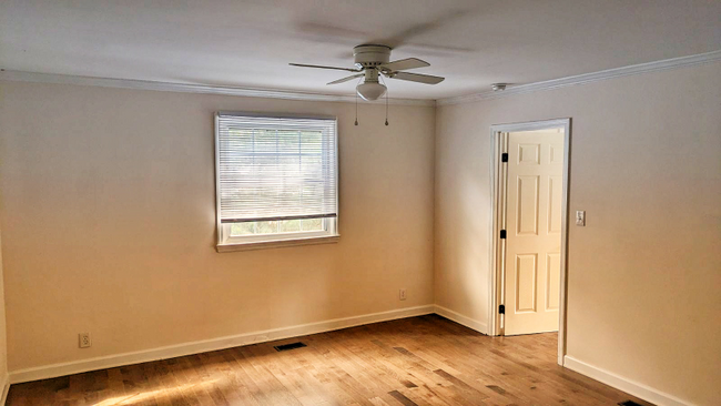 Building Photo - 1712 Azalea Dr