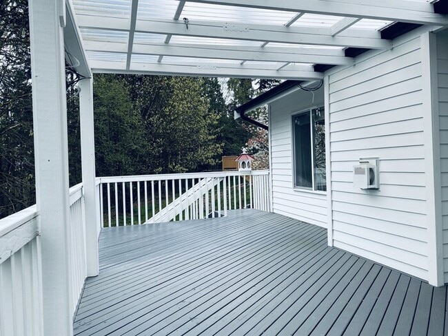 Building Photo - 5 Bedroom Craftsman - Home Great Schools - Cul-De-Sac - Pets Welcome