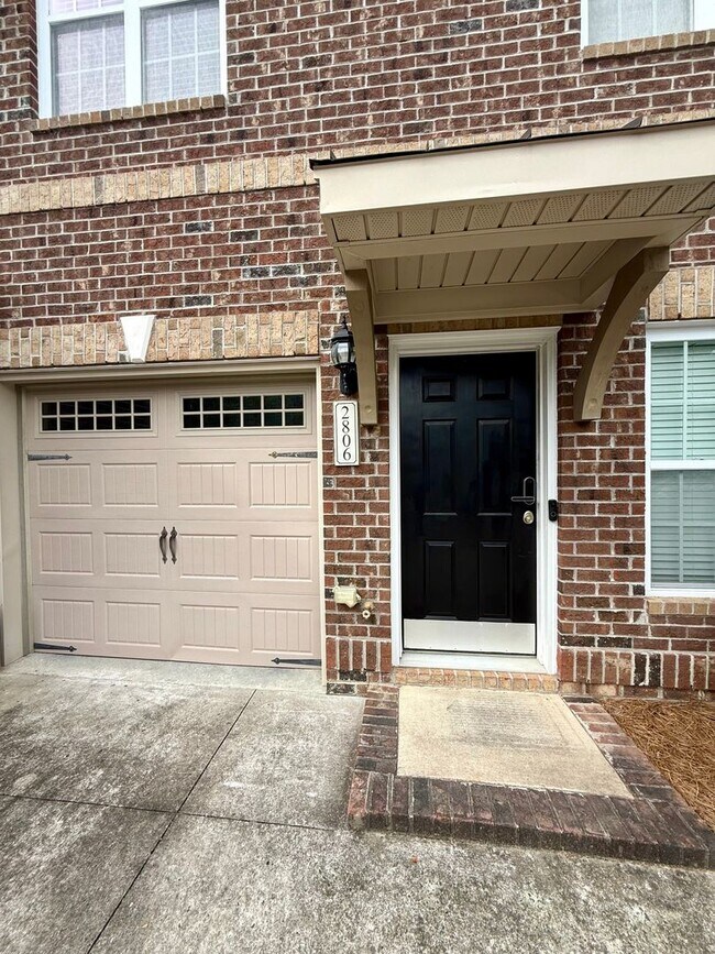 Building Photo - Two bedroom, 2.5 bath condo townhome in Bu...