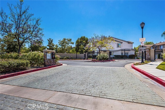 Building Photo - 437 N Castletown