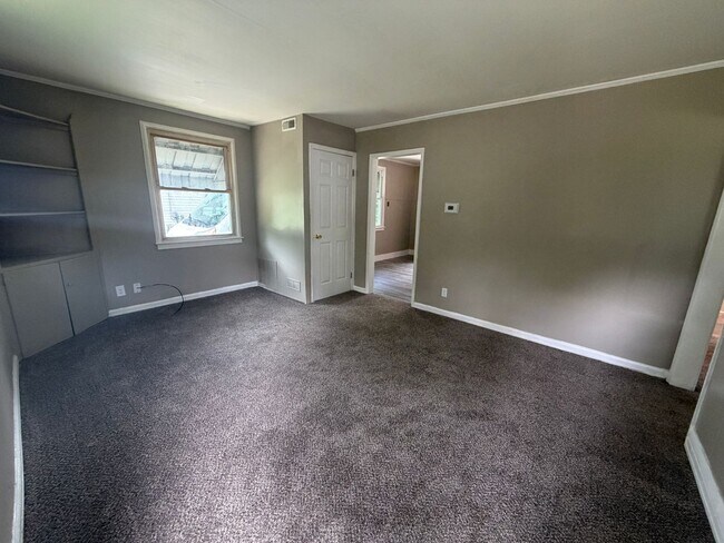 Building Photo - Newly updated 3 bedroom Cape Cod in Dayton