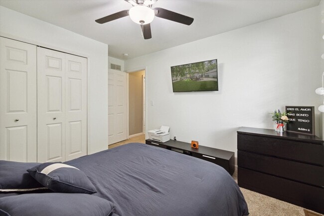 Building Photo - 578 E Mahan Ave