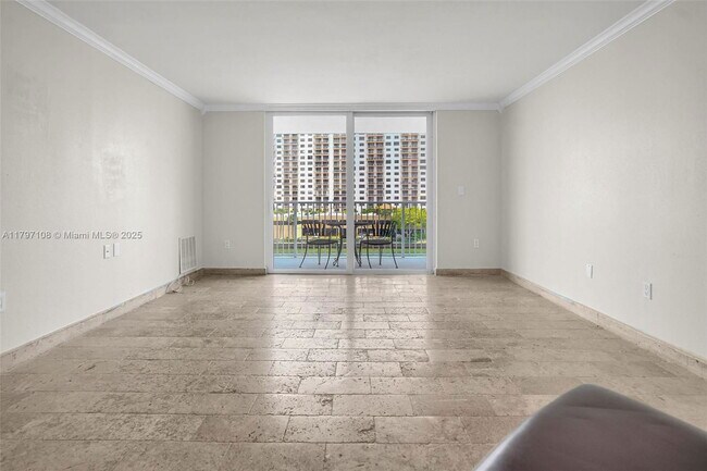 Building Photo - 4000 NE 169th St