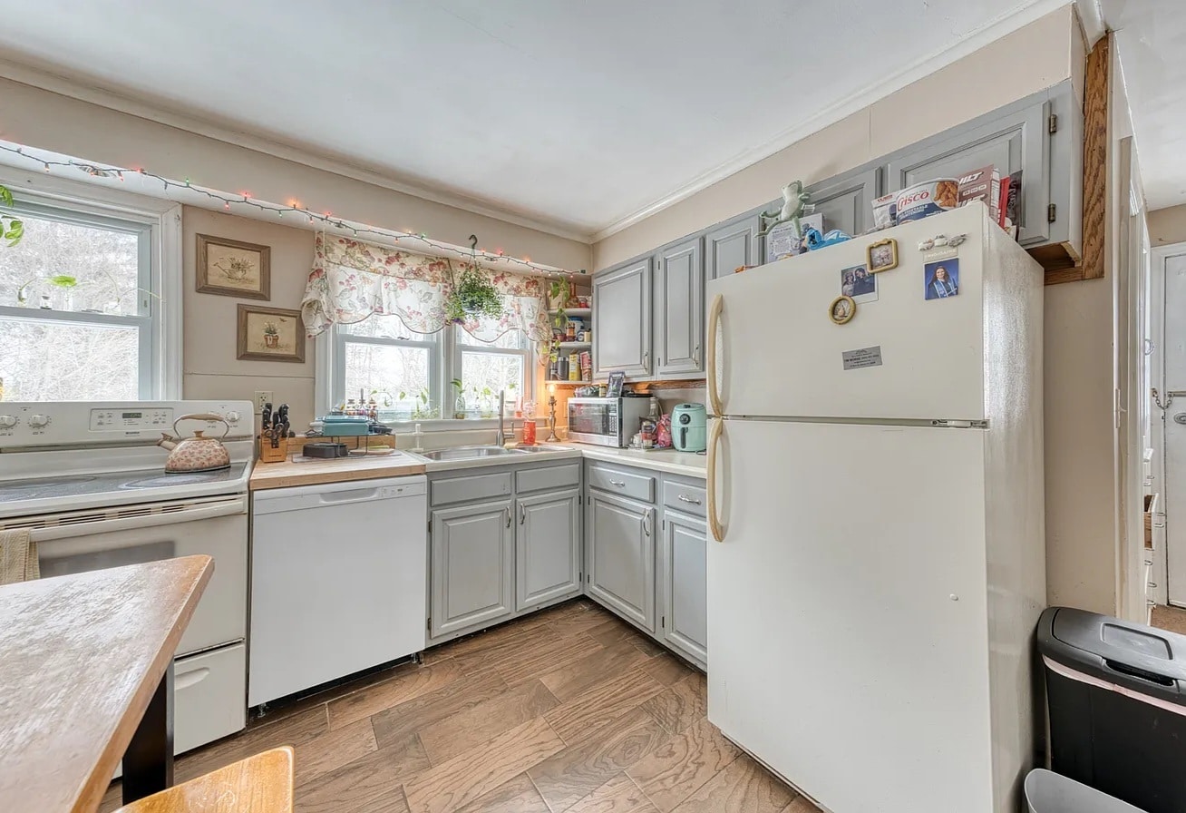 Building Photo - 291 Mansfield Ave