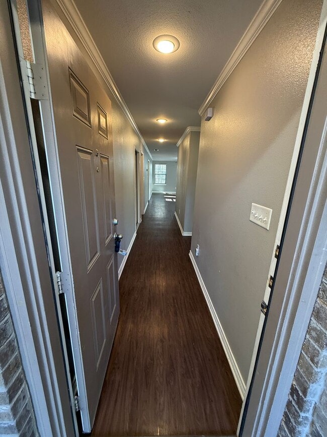 Building Photo - 3/2/1 near UT Tyler!