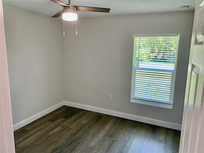 Building Photo - 6338 Lenape Ln