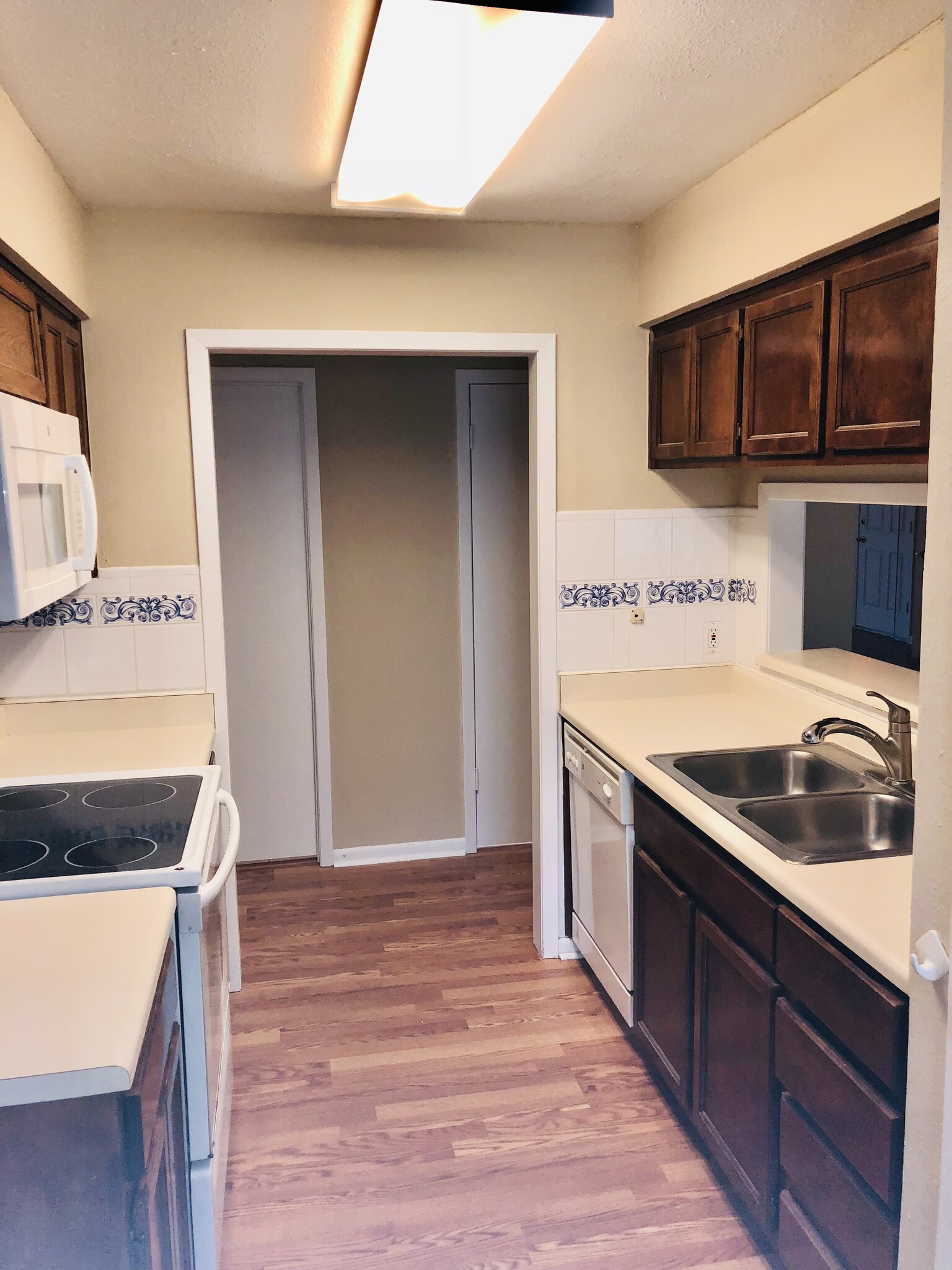 Building Photo - 2255 Thousand Oaks