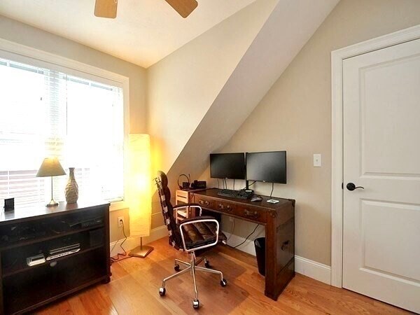 Building Photo - 9 Park St