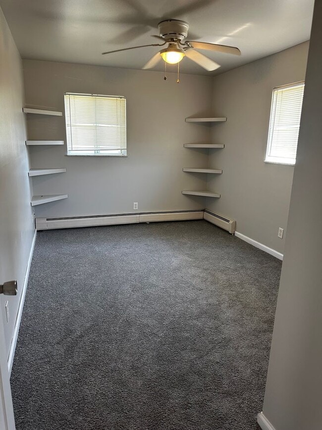 Building Photo - 38584 Meadowdale St